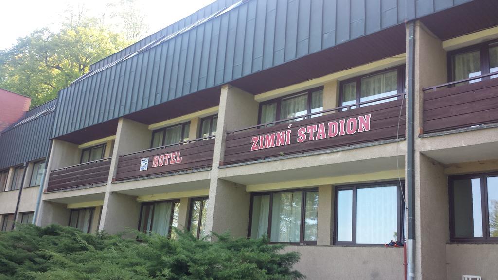 Hotel Zimni Stadion Náchod Buitenkant foto