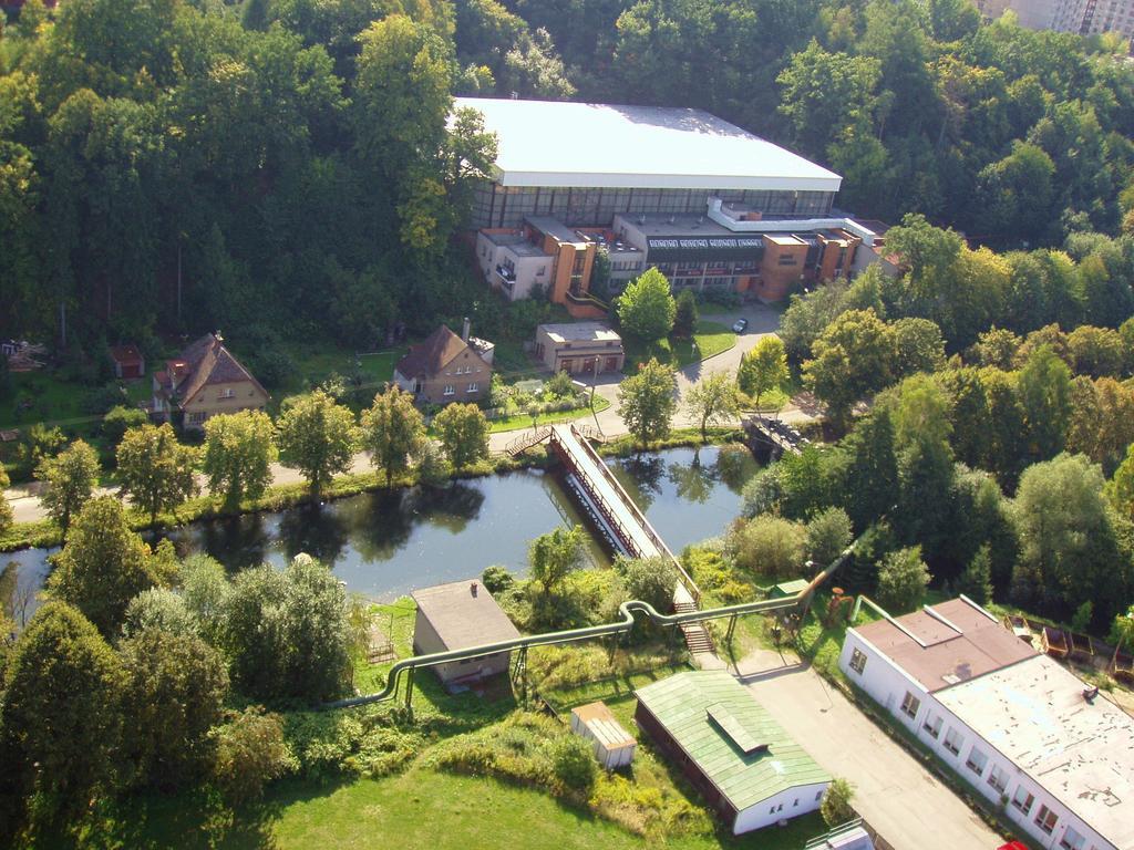 Hotel Zimni Stadion Náchod Buitenkant foto